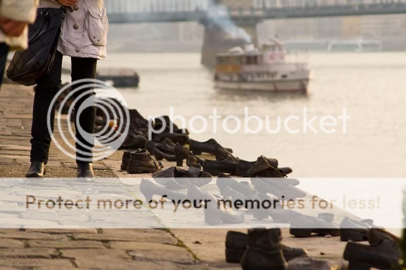 Budapest, Zapatos en el Muelle del Danubio Budapest, Zapatos en el Muelle del Danubio