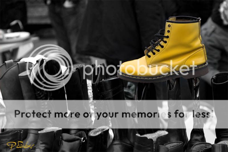 Zapatos en el Flohmarkt, Viena / Schuhe auf dem Wiener Flohmarkt www.rumboanada.com; photo by Pedro Escobar García Wiener Flohmarkt www.rumboanada.com